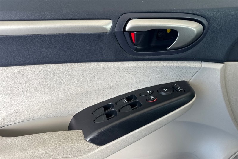 Honda Civic Hybrid Vehicle Full-screen Gallery Image 10