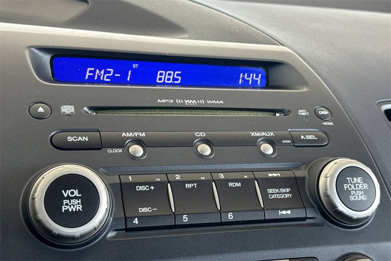 Honda Civic Hybrid Vehicle Full-screen Gallery Image 16