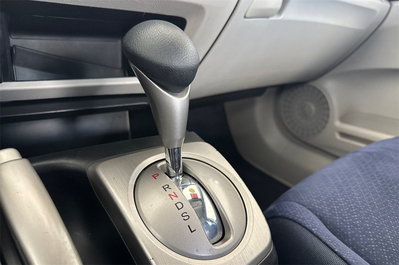 Honda Civic Hybrid Vehicle Full-screen Gallery Image 18