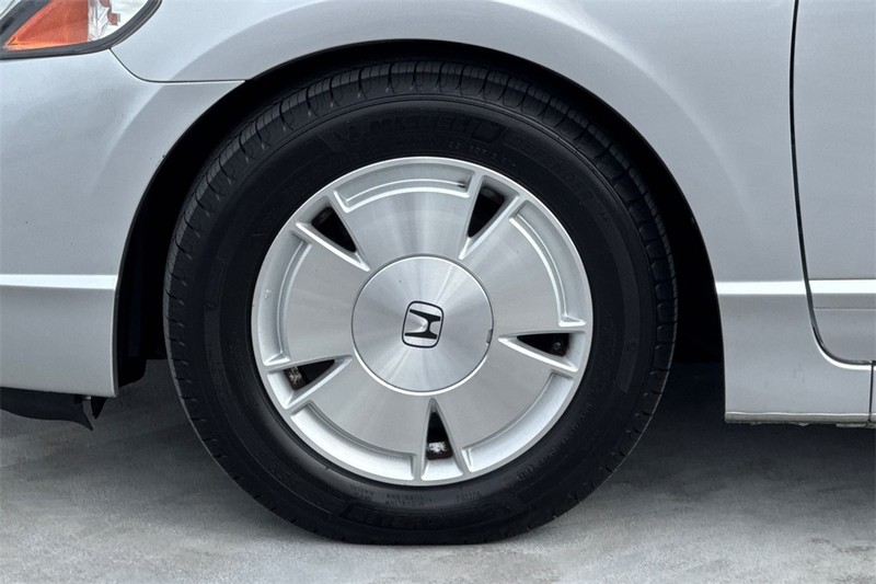 Honda Civic Hybrid Vehicle Full-screen Gallery Image 22