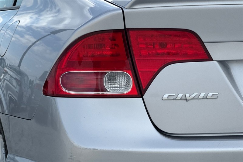 Honda Civic Hybrid Vehicle Full-screen Gallery Image 23