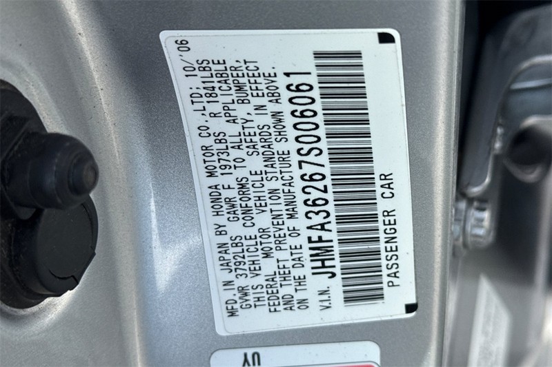 Honda Civic Hybrid Vehicle Full-screen Gallery Image 24