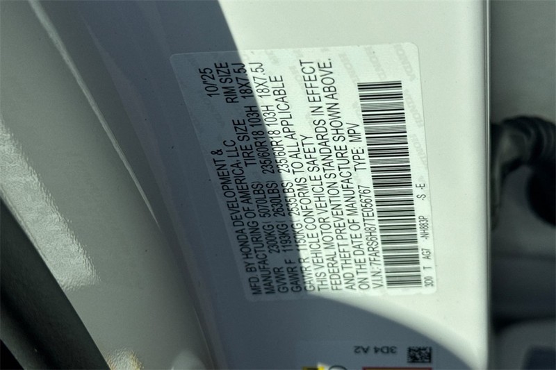 Honda CR-V Hybrid Vehicle Full-screen Gallery Image 22