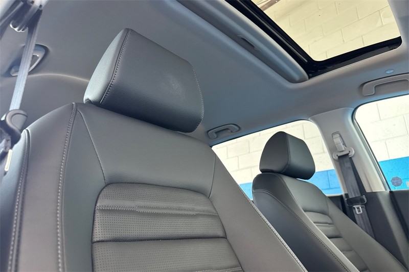 Honda CR-V Vehicle Full-screen Gallery Image 16