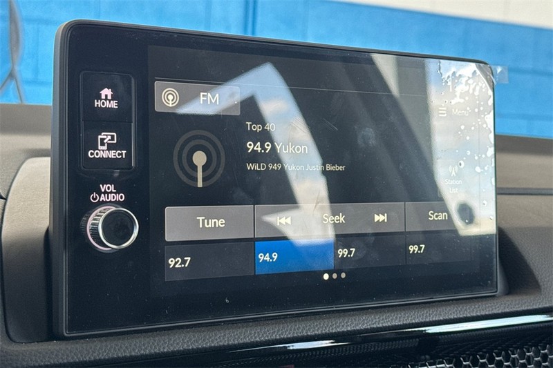 Honda CR-V Vehicle Full-screen Gallery Image 17