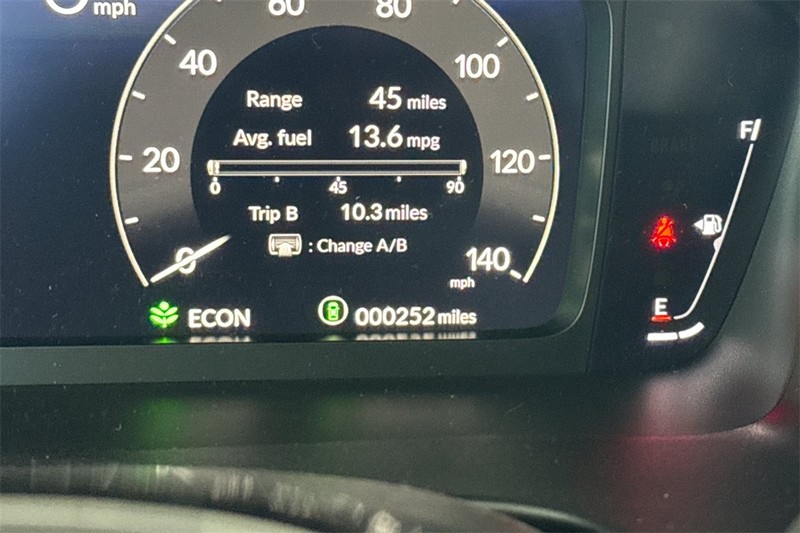 Honda CR-V Vehicle Full-screen Gallery Image 24