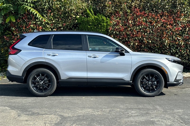 Honda CR-V Hybrid Vehicle Full-screen Gallery Image 03