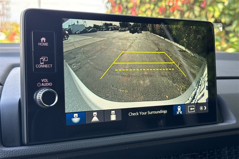 Honda CR-V Hybrid Vehicle Full-screen Gallery Image 16