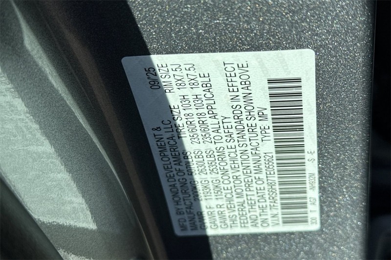 Honda CR-V Hybrid Vehicle Full-screen Gallery Image 22