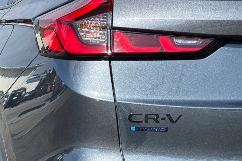 Honda CR-V Hybrid Vehicle Full-screen Gallery Image 06