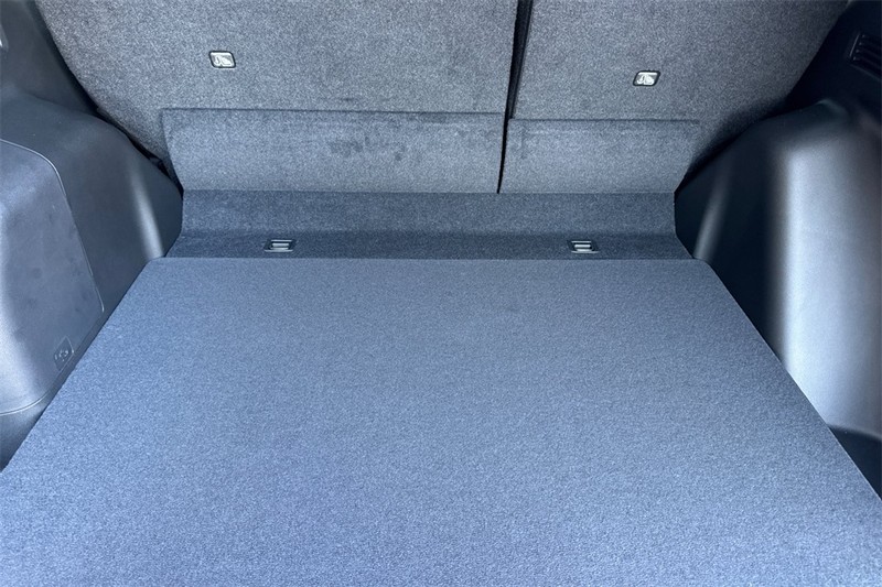 Honda CR-V Hybrid Vehicle Full-screen Gallery Image 12