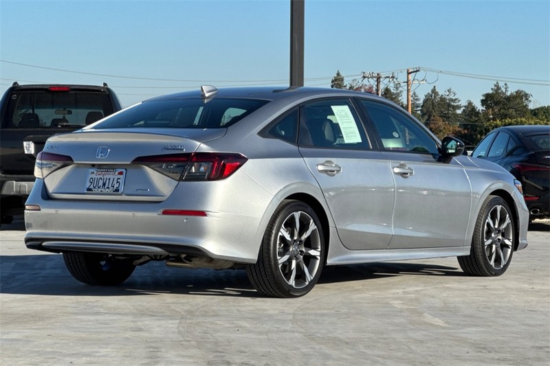 Honda Civic Sedan Hybrid Vehicle Full-screen Gallery Image 03