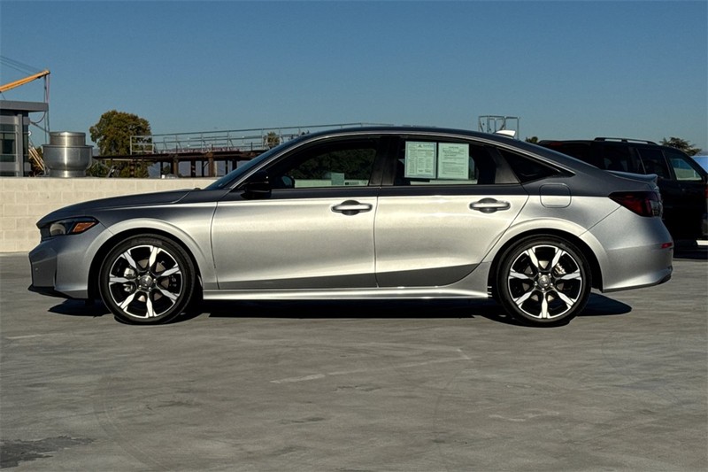 Honda Civic Sedan Hybrid Vehicle Full-screen Gallery Image 06