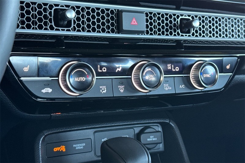 Honda Civic Sedan Hybrid Vehicle Full-screen Gallery Image 19