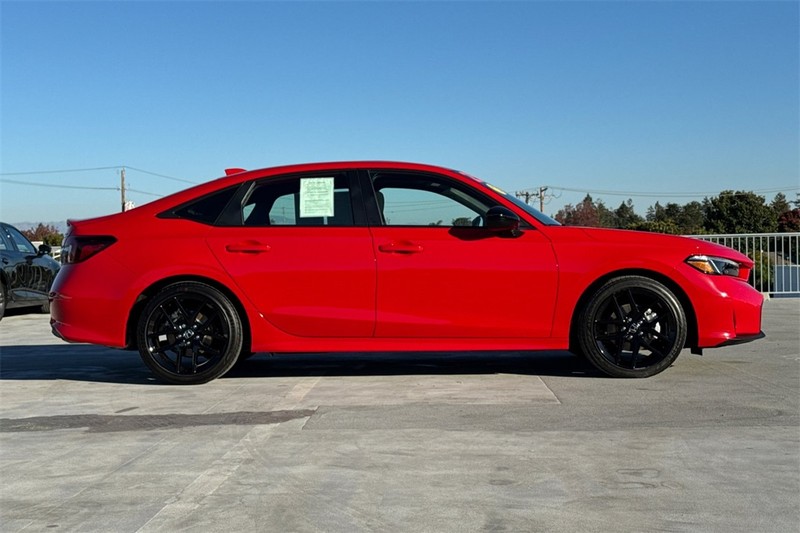 Honda Civic Sedan Hybrid Vehicle Full-screen Gallery Image 02