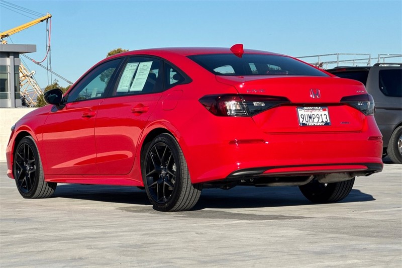 Honda Civic Sedan Hybrid Vehicle Full-screen Gallery Image 05