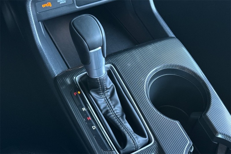 Honda Civic Sedan Hybrid Vehicle Full-screen Gallery Image 19