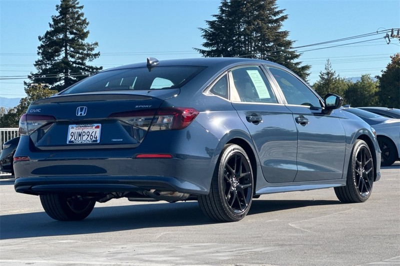 Honda Civic Sedan Hybrid Vehicle Full-screen Gallery Image 03