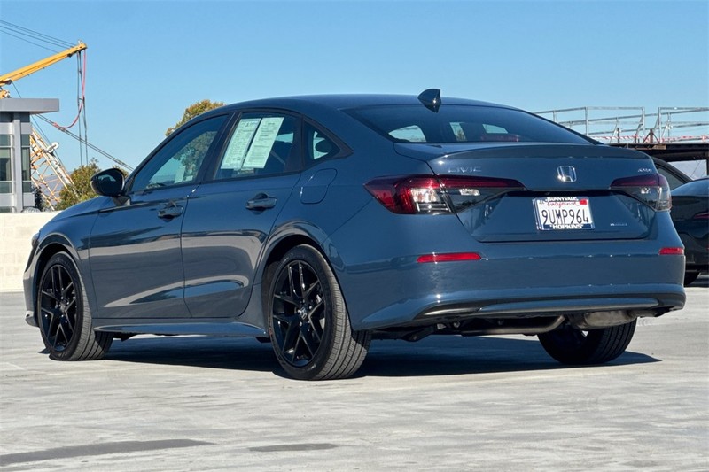 Honda Civic Sedan Hybrid Vehicle Full-screen Gallery Image 05