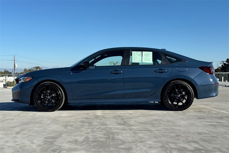 Honda Civic Sedan Hybrid Vehicle Full-screen Gallery Image 06