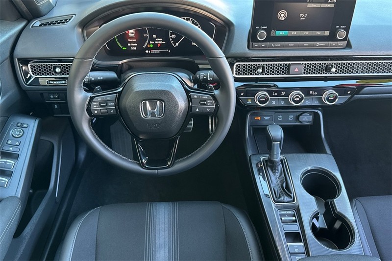 Honda Civic Sedan Hybrid Vehicle Full-screen Gallery Image 13