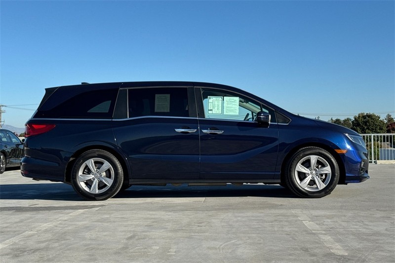 Honda Odyssey Vehicle Full-screen Gallery Image 02