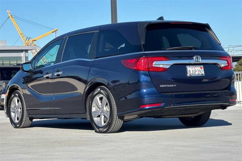 Honda Odyssey Vehicle Full-screen Gallery Image 05