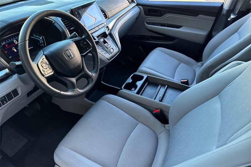 Honda Odyssey Vehicle Full-screen Gallery Image 09