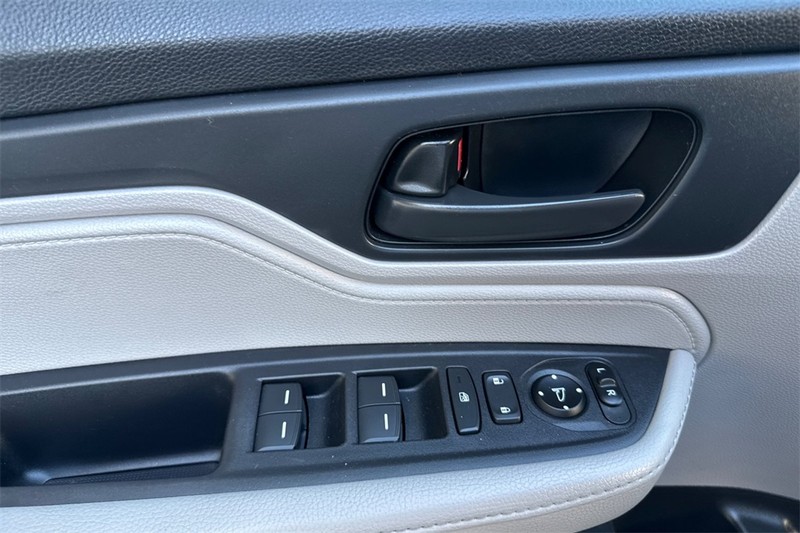 Honda Odyssey Vehicle Full-screen Gallery Image 10