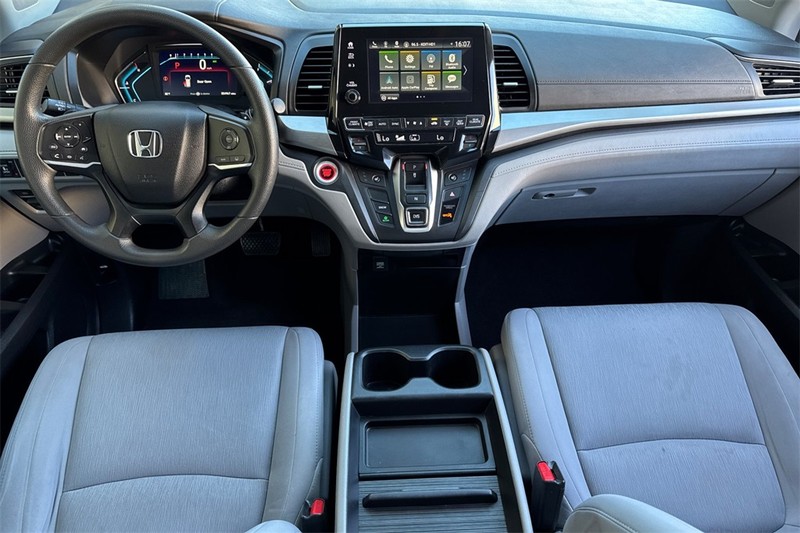 Honda Odyssey Vehicle Full-screen Gallery Image 12