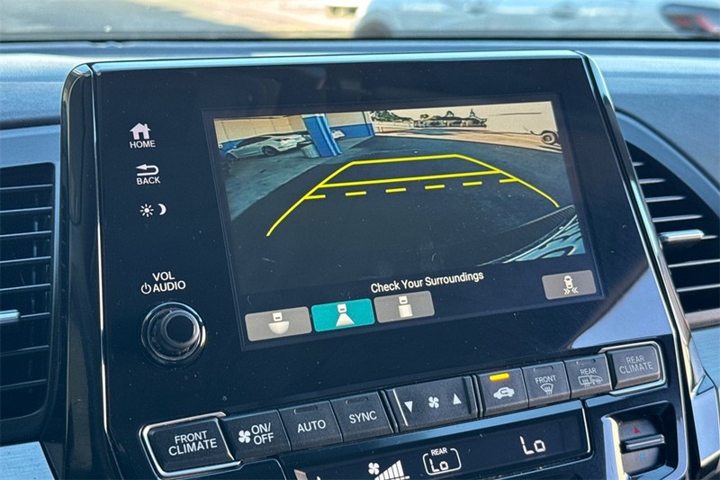 Honda Odyssey Vehicle Full-screen Gallery Image 17