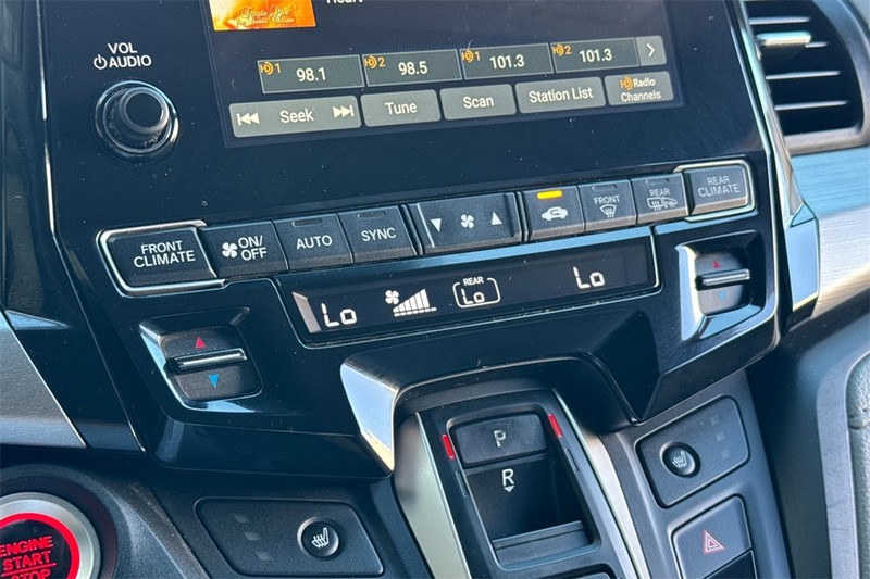 Honda Odyssey Vehicle Full-screen Gallery Image 18