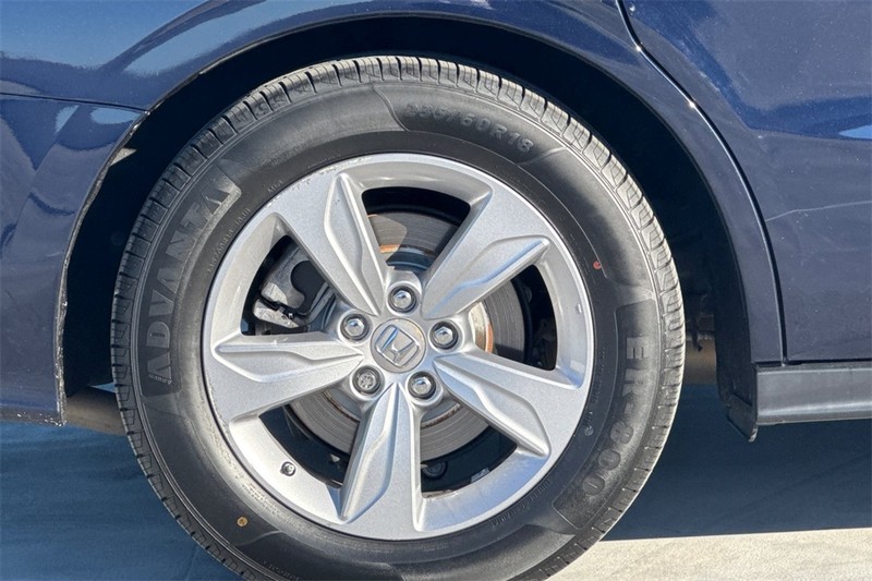 Honda Odyssey Vehicle Full-screen Gallery Image 24