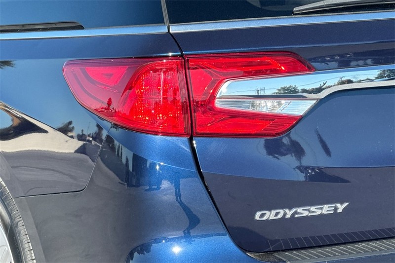 Honda Odyssey Vehicle Full-screen Gallery Image 25