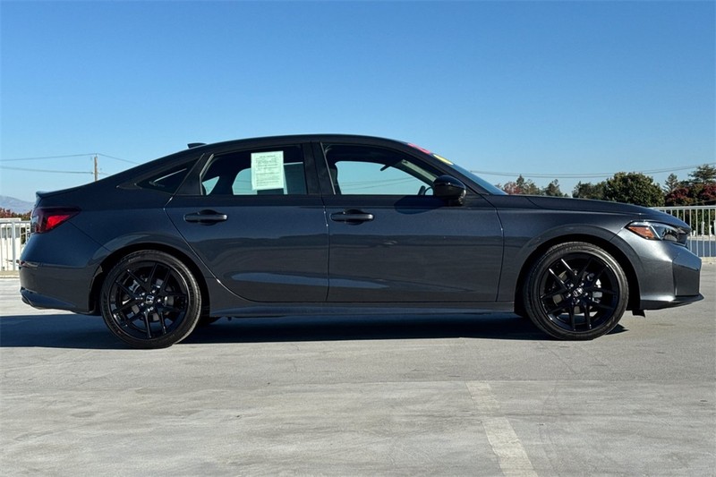 Honda Civic Sedan Hybrid Vehicle Full-screen Gallery Image 02