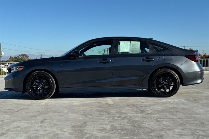 Honda Civic Sedan Hybrid Vehicle Full-screen Gallery Image 06