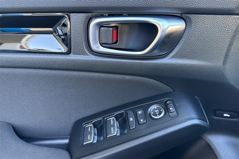 Honda Civic Sedan Hybrid Vehicle Full-screen Gallery Image 10