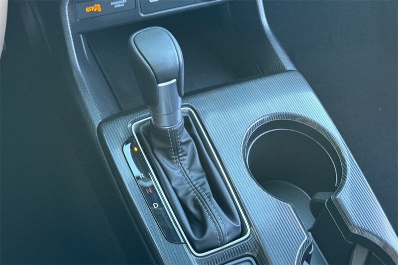 Honda Civic Sedan Hybrid Vehicle Full-screen Gallery Image 19