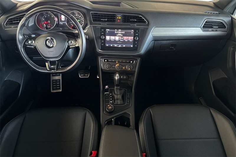 Volkswagen Tiguan Vehicle Full-screen Gallery Image 12