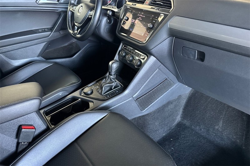 Volkswagen Tiguan Vehicle Full-screen Gallery Image 15