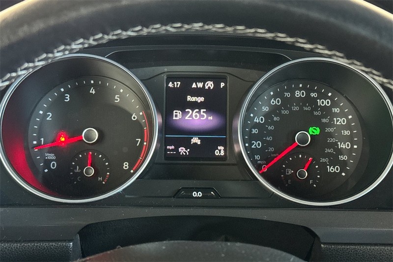 Volkswagen Tiguan Vehicle Full-screen Gallery Image 23