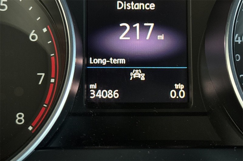 Volkswagen Tiguan Vehicle Full-screen Gallery Image 24