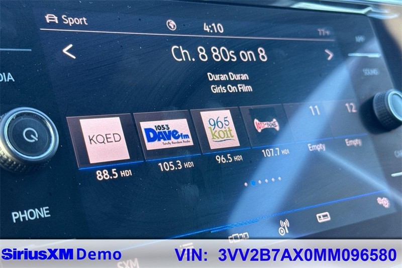 Volkswagen Tiguan Vehicle Full-screen Gallery Image 27