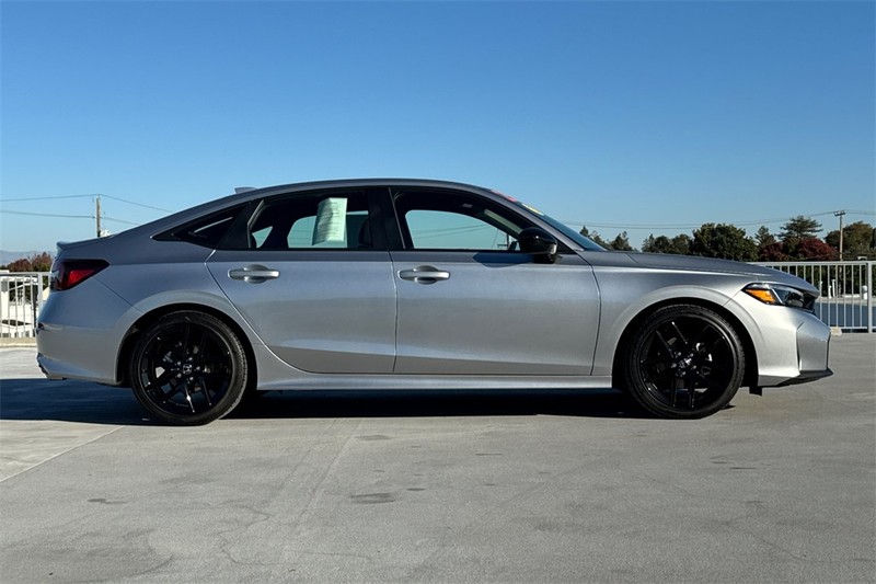 Honda Civic Sedan Vehicle Full-screen Gallery Image 02