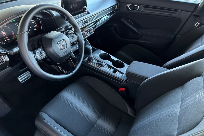 Honda Civic Sedan Vehicle Full-screen Gallery Image 09