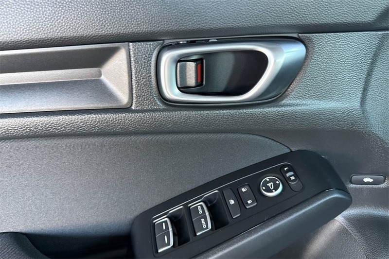 Honda Civic Sedan Vehicle Full-screen Gallery Image 10