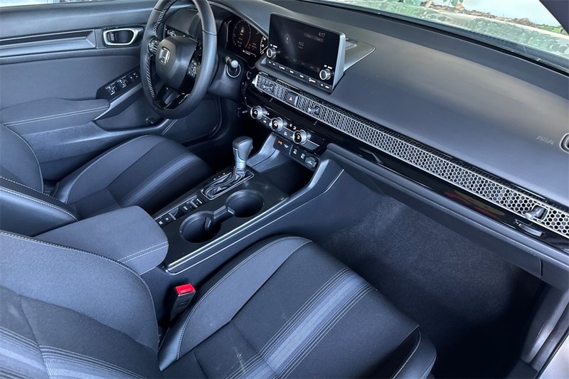 Honda Civic Sedan Vehicle Full-screen Gallery Image 14