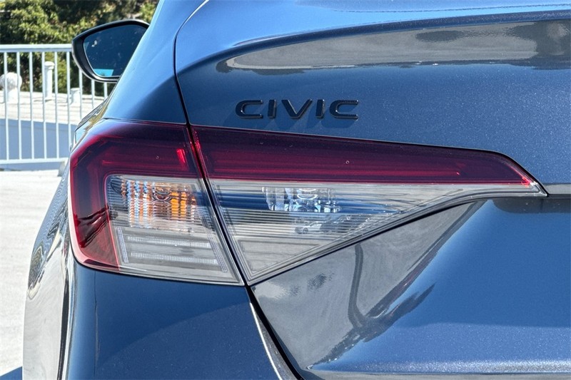 Honda Civic Sedan Hybrid Vehicle Full-screen Gallery Image 06