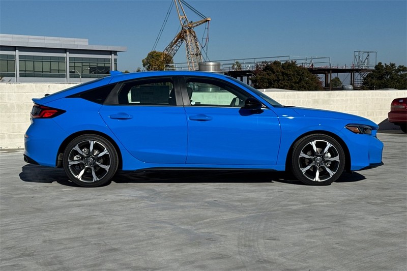 Honda Civic Hatchback Hybrid Vehicle Full-screen Gallery Image 03