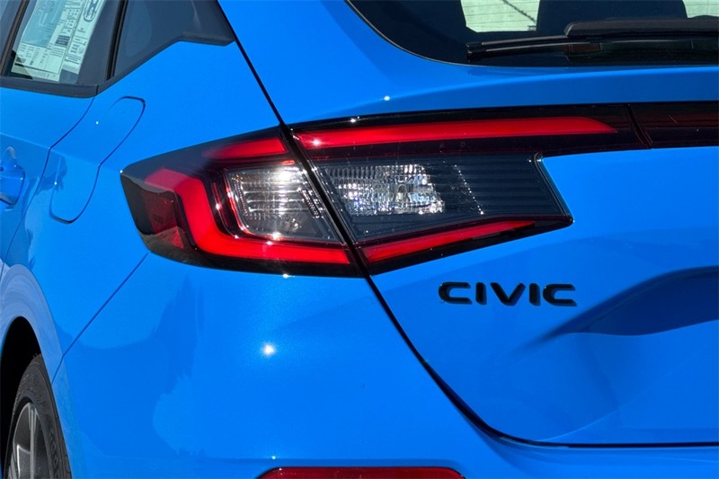 Honda Civic Hatchback Hybrid Vehicle Full-screen Gallery Image 06